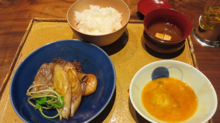 岡半　すき焼き