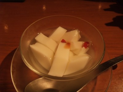 上海湯包　杏仁豆腐