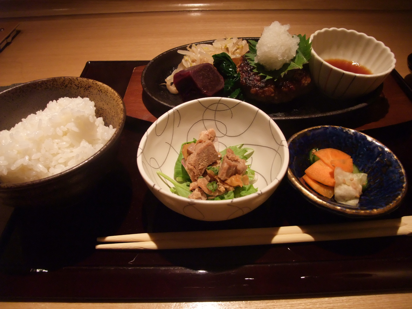 銀座 銀熊茶寮 和牛ハンバーグランチ 銀座でランチ