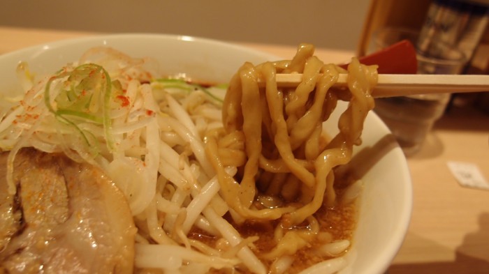 江戸甘　味噌ラーメン　麺