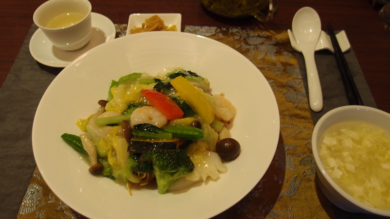 銀座　芳園　海鮮炒麺