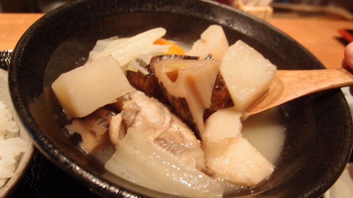 森川　鶏手羽と根菜の水炊き
