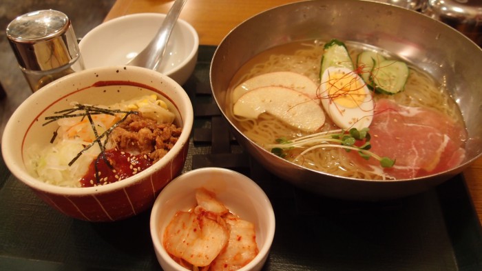 韓式食堂市場　冷麺とビビンバセット