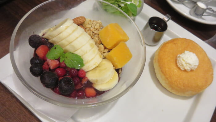 星乃珈琲店 銀座８丁目店　アサイーボウル＆パンケーキプレート