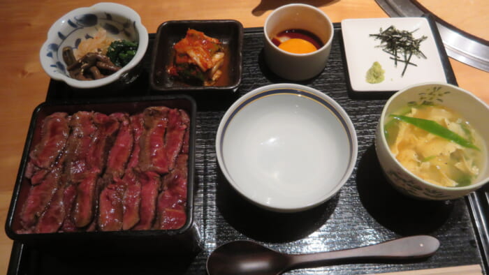焼肉牛印　黒毛和牛ひつまぶし重