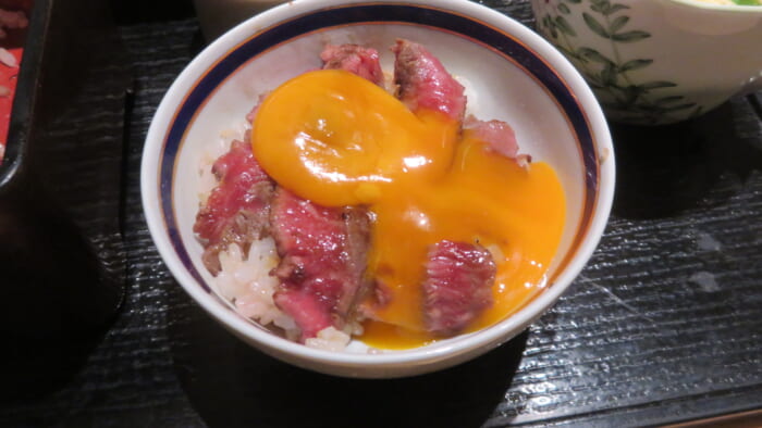 焼肉牛印　黒毛和牛たまご