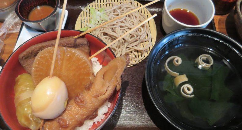 ふじとはち　しぞーかおでん丼セット