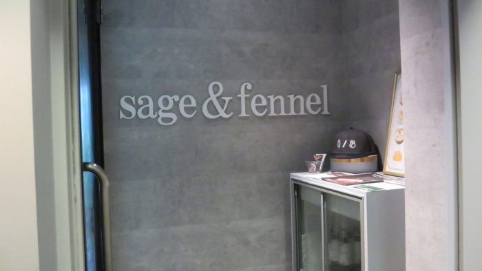 sage & fennel　入口