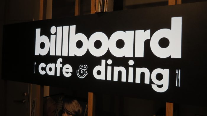 billboard cafe&dining 入口