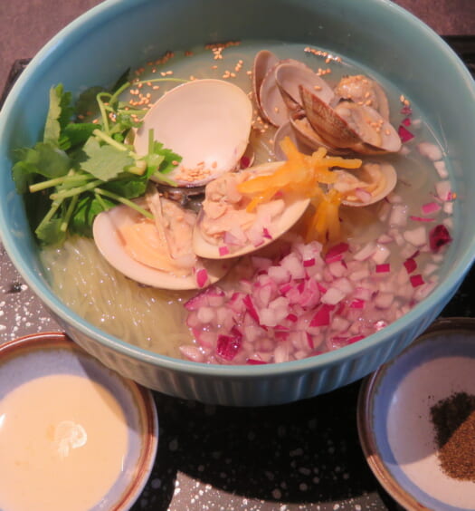 平城苑 銀座五丁目店 はまぐりとあさりの旨出汁冷麺