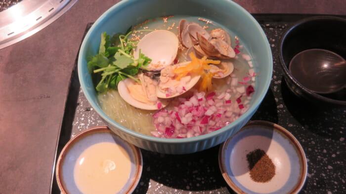 平城苑 銀座五丁目店　はまぐりとあさりの旨出汁冷麺