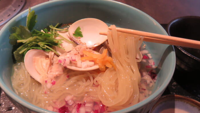 平城苑 銀座五丁目店　はまぐりとあさりの旨出汁冷麺