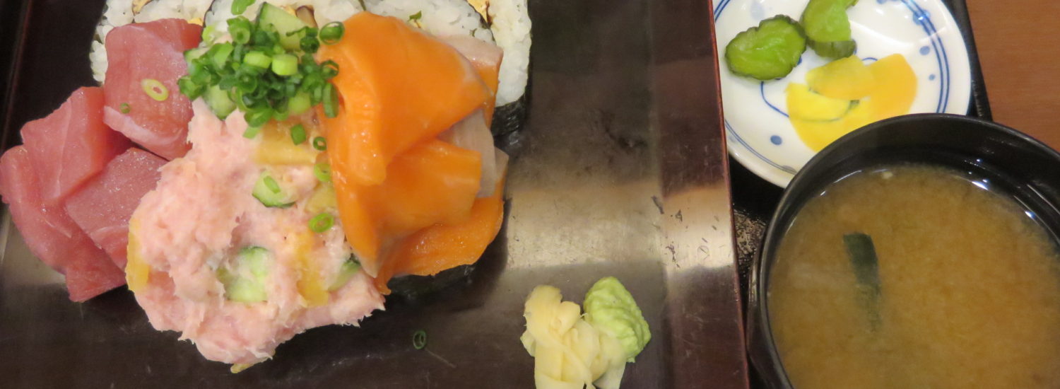 五島　マグロのトロたくとサーモンのっけ寿司定食