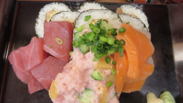 五島　マグロのトロたくとサーモンのっけ寿司定食