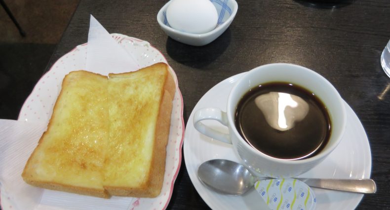 喫茶リーフ　コーヒー、トースト