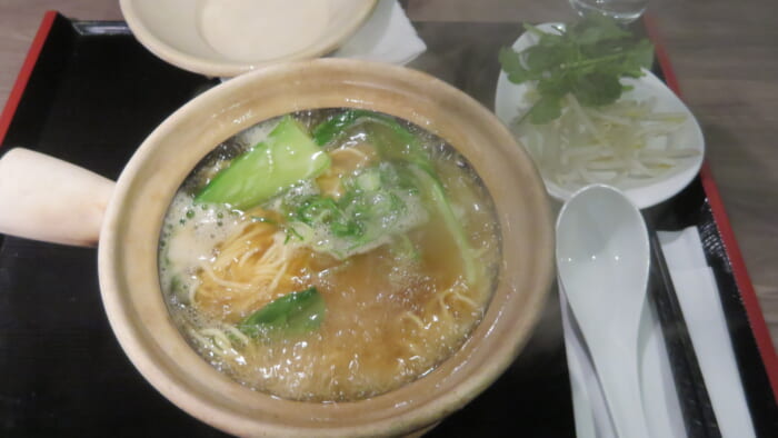 よしなり　フカヒレ姿煮込み麺