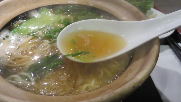 よしなり　フカヒレ姿煮込み麺