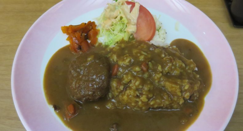 べにづる　メンチカレー