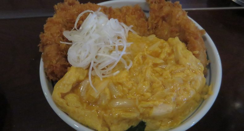 Bar 七曲署　へそ曲がりカツどん