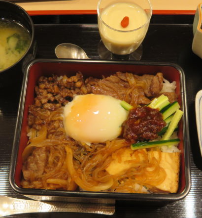 馬春楼　桜すき焼き重