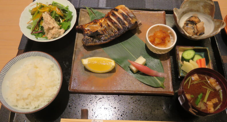 ゆうづつ　焼き魚定食