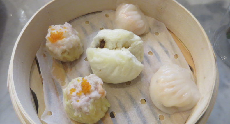 紹興苑　蒸し海老餃子など