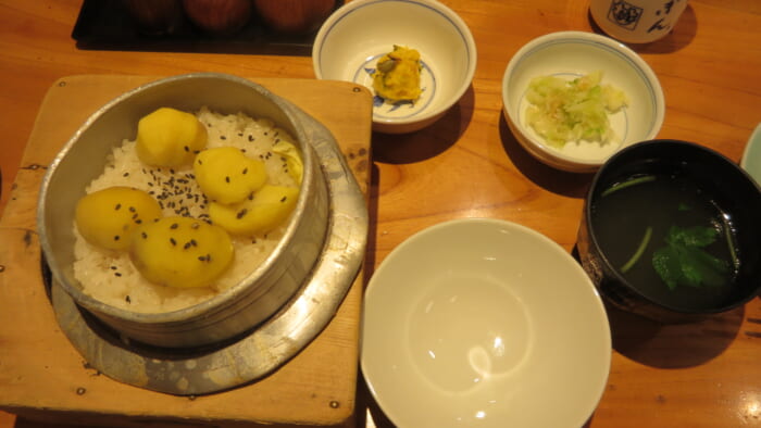 鳥ぎん本店　栗釜めし