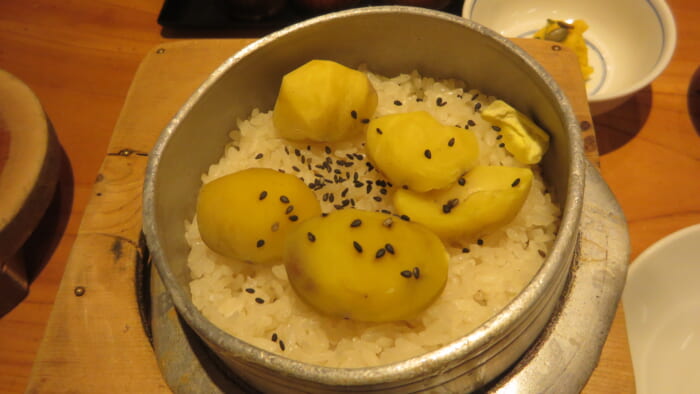 鳥ぎん本店　栗釜めし