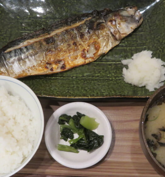 湊や磯吉食堂 銀座ナイン店　さばの塩焼き定食