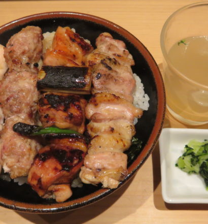 伊勢廣本店　焼鳥４本丼