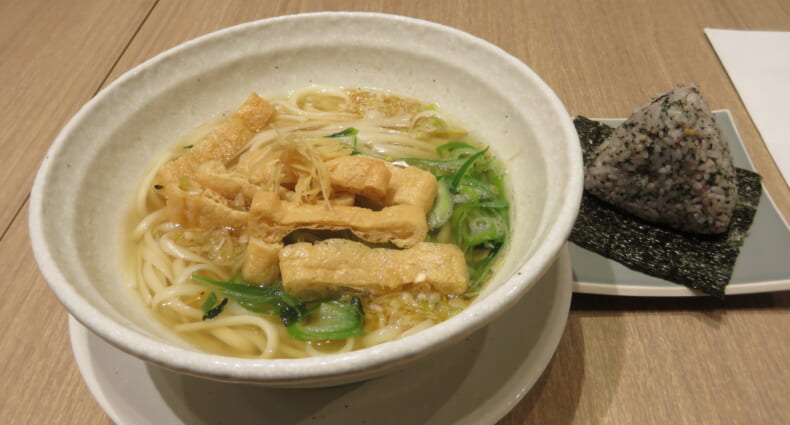 IZAMESHI DISH 炙り揚げと刻みネギの生姜うどん