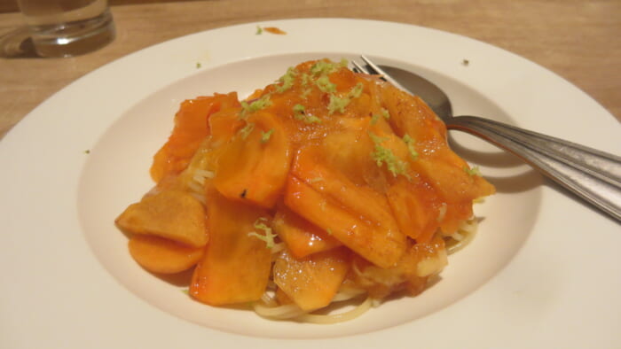 クラッティーニ　柿のパスタ