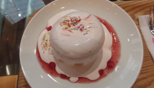 MARUNOUCHI Krispy Kreme Doughnuts@TOKYO INTERNATIONAL FORUM “Melting strawberry mountain”