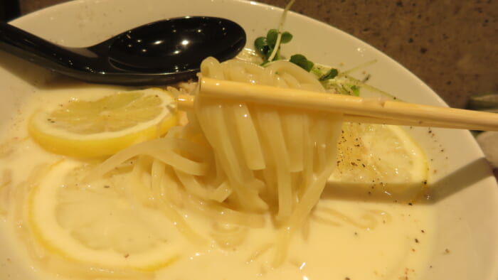 春水堂　レモン豆乳スープ涼麺