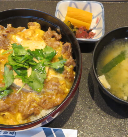 酒の穴　すき焼き丼