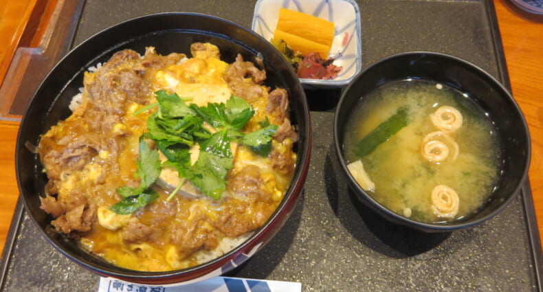 酒の穴　すき焼き丼