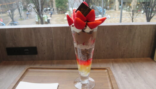 有楽町　GODIVA cafe HIBIYA　ストロベリーチョコレートパフェ | ソフトクリーム ダブルチョコレート