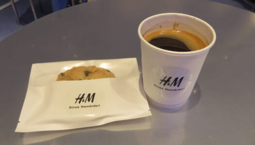 銀座　H&M銀座並木通り店 コーヒーショップ　コーヒー、ビーガンクッキー