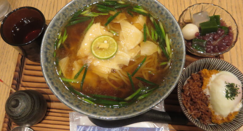 林屋新兵衛　あんかけゆばうどん