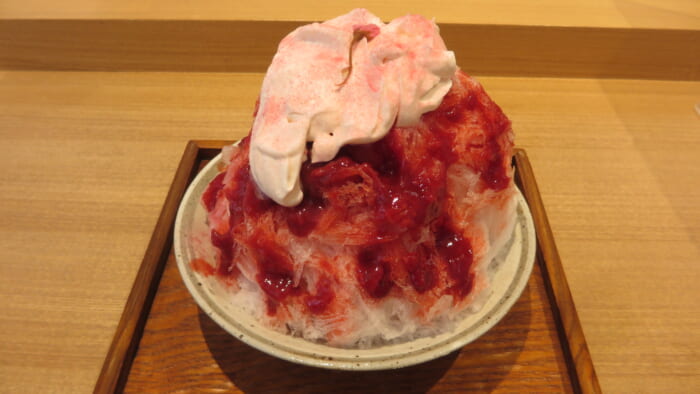 山形屋海苔店　かき氷桜ホイップと木苺蜜