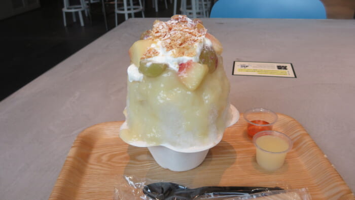 かき氷コレクションバトン　cafe Lumiere　桃ぶどう