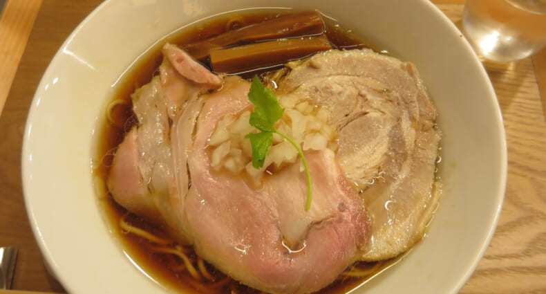 銀座らぁ麺しら石　醤油らぁ麺