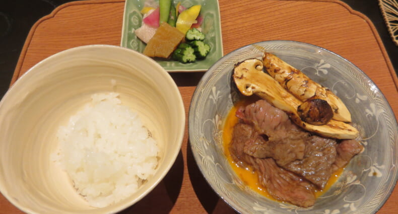 東京肉しゃぶ家 秀彬　但馬玄すき焼き