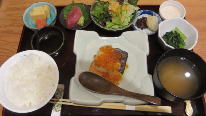 まる銀座 別邸　銀鮭いくら御膳