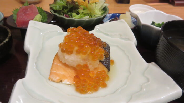まる銀座 別邸　銀鮭いくら御膳