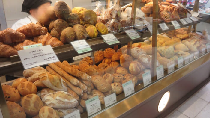 メゾンカイザー＠松屋　売り場