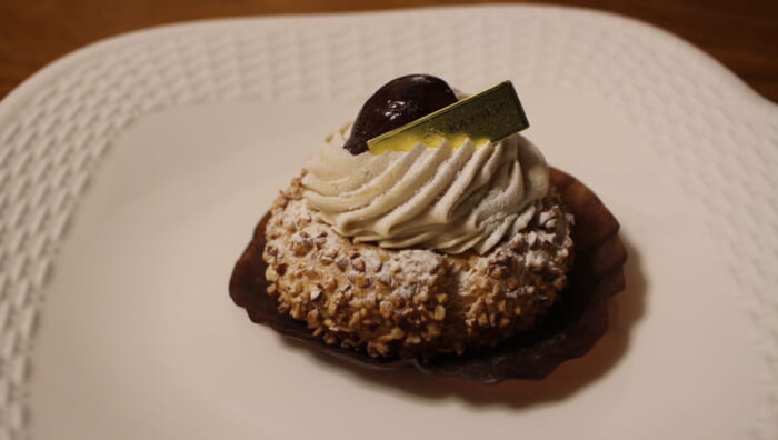 メゾンカイザー＠松屋　栗のシュークリーム