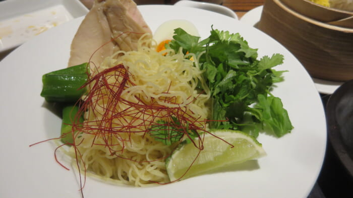 The BAGUS PLACE　鶏チャーシューと完熟トマトのトムヤムヌードル