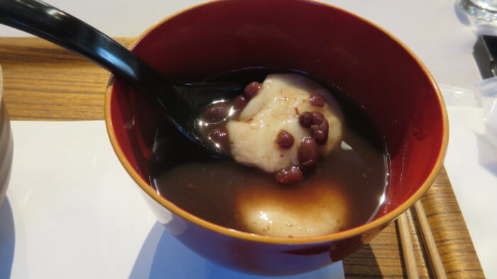 ももてなし家（とっとり・おかやま新橋館）　鳥取小豆雑煮