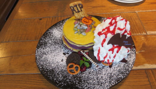 銀座　Eggs’n Things　ハロウィンナイトパンケーキ | ガーリックシュリンプグリーンカレー